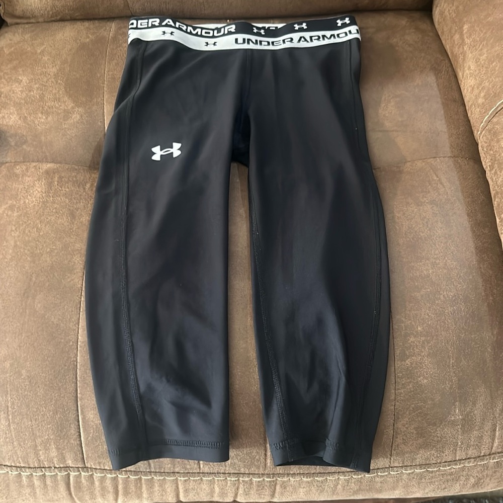 Under Armour Youth Small Capri Leggings